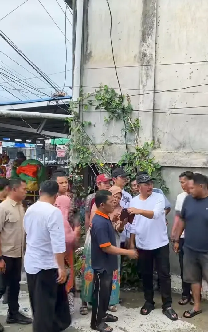 Bupati Kerinci Tinjau Langsung Lokasi Kebakaran Pasar Senen, Siulak — Pastikan Respons Cepat untuk Warga Terdampak