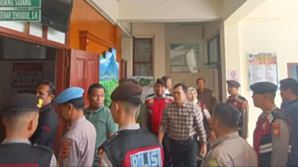 Eks Walikota Ahmadi Zubir Akhirnya Penuhi Panggilan Hakim Pengadilan Negeri Sungai Penuh