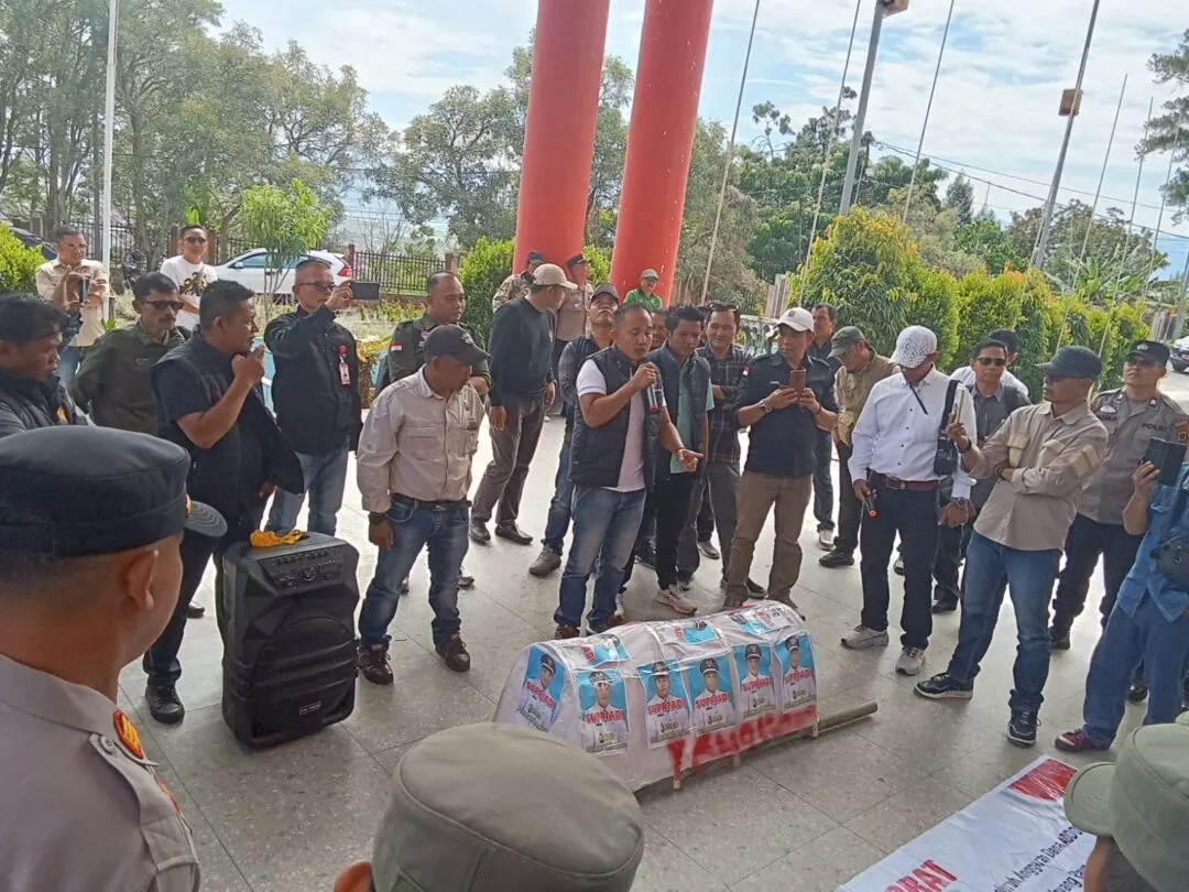 Tak Hadir Temui Massa Aksi, Wali Kota Sungai Penuh Dinilai Anti Kritik