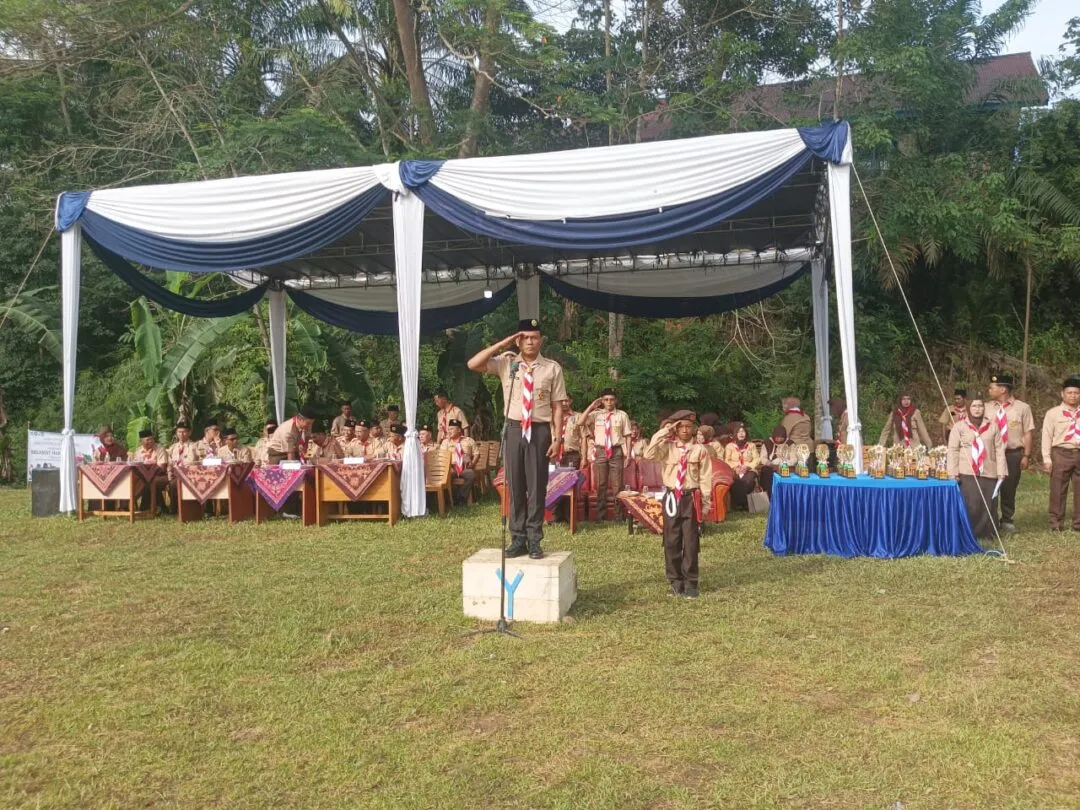 Peringati HUT Pramuka ke 64, Kapolsek Batin XXIV Dipercayakan Sebagai Pembina Upacara