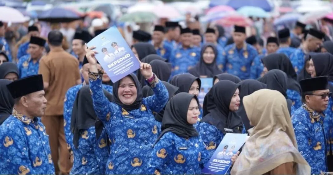 Pemkab Kerinci Serahkan SK PPPK Formasi 2024, Bupati Monadi: Jadi Energi Baru untuk Pembangunan Daerah