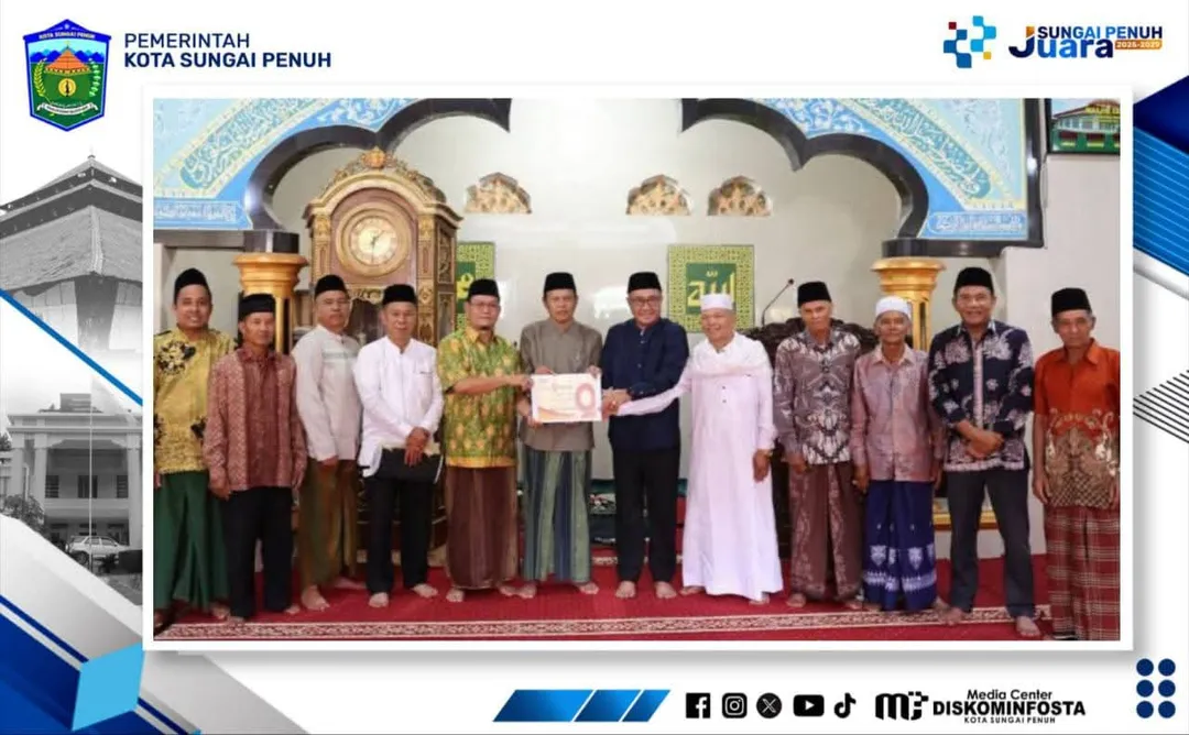 Safari Jumat di Tanah Kampung, Wako dan Wawako Serahkan Bantuan untuk Masjid Taqwa