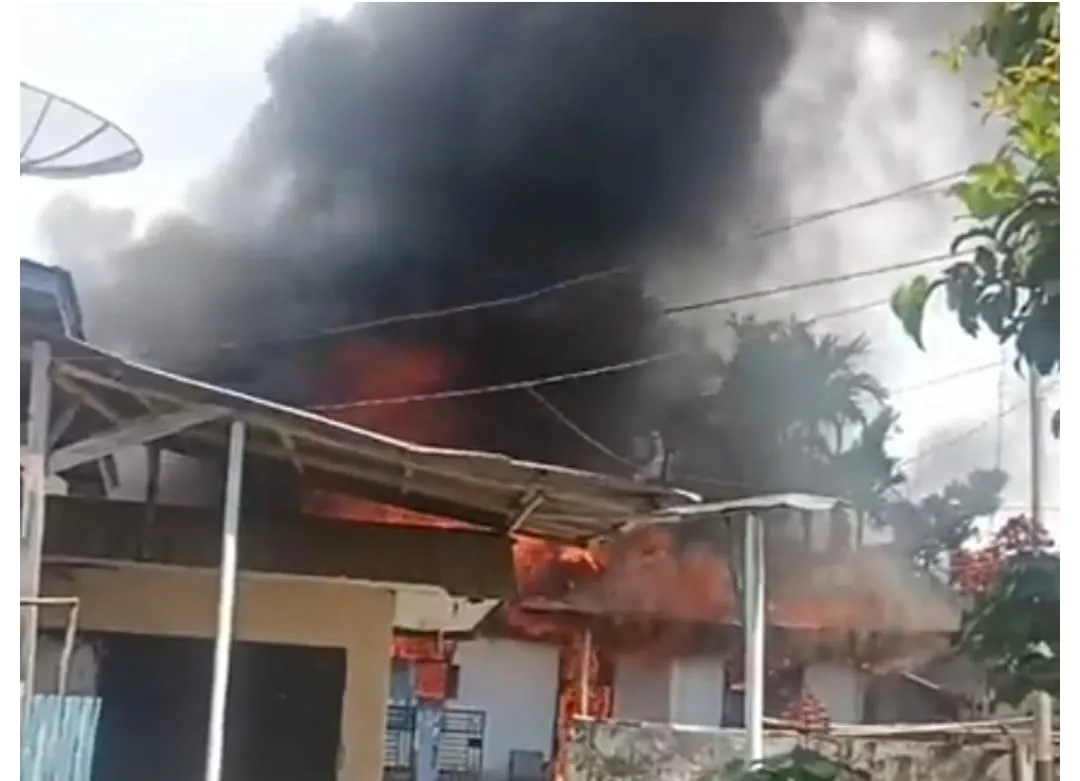 Enam Rumah Warga di Pendung Hilir Terbakar, Belasan Jiwa Kehilangan Tempat Tinggal