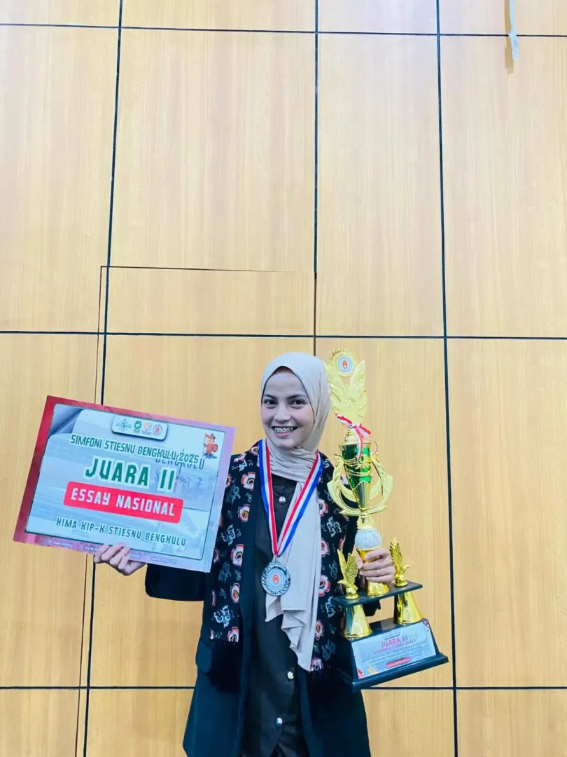 Sofia Adinda Harumkan IAIN Kerinci, Menangi Juara II Essay Nasional 2025