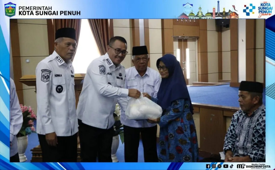 Wali Kota Alfin Serahkan Bantuan Sembako Ramadhan dan RLHB Baznas