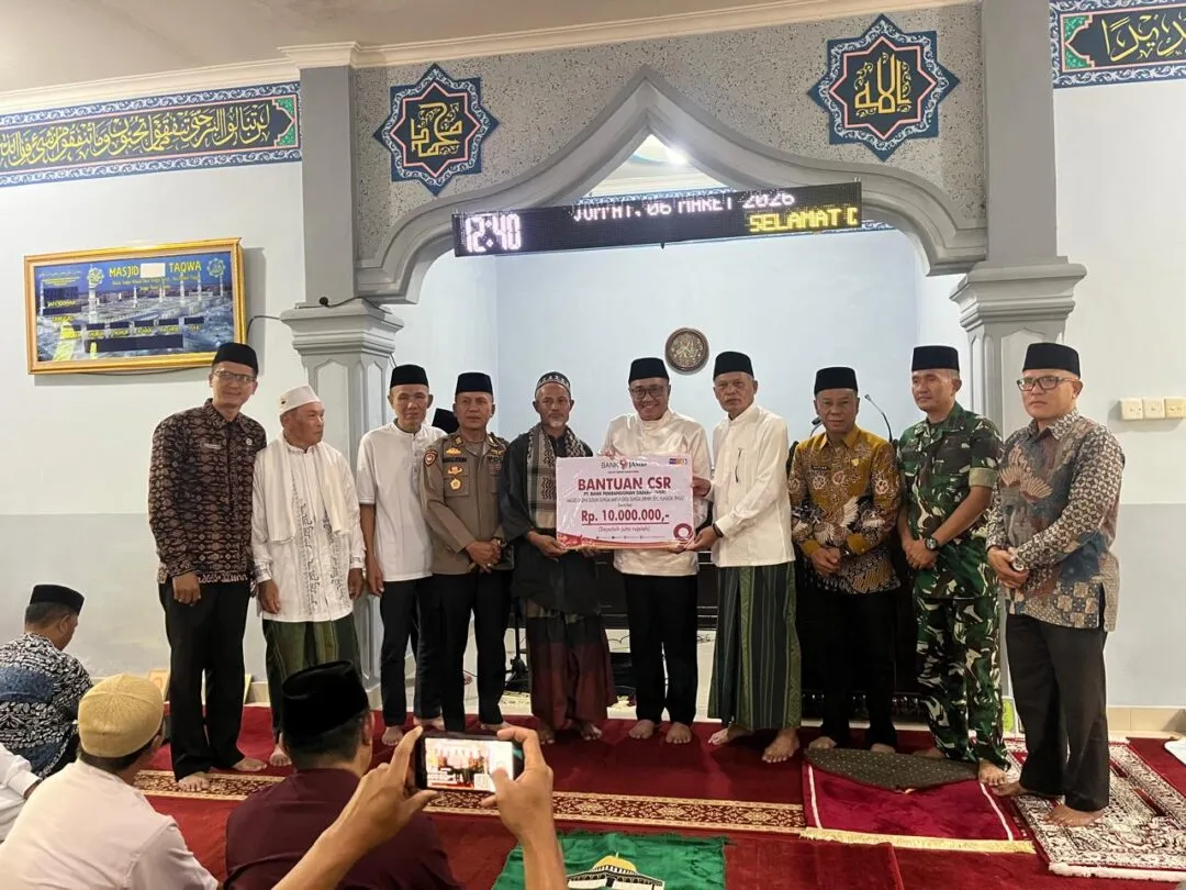 Safari Jumat Pemkot Sungai Penuh, Wako Alfin Bantu Pembangunan Masjid Taqwa Rp10 Juta