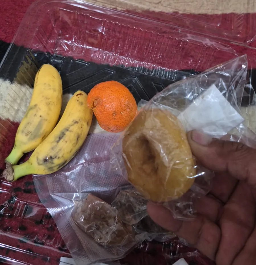 Diduga Tak Layak Konsumsi, MBG di Lempur Bagikan Jeruk Busuk dan Donat Keras