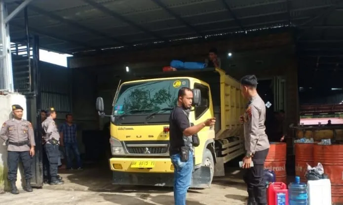 VK KAPAN DI TANGKAP ROKOK BBN &amp; PUPUK ILEGAL