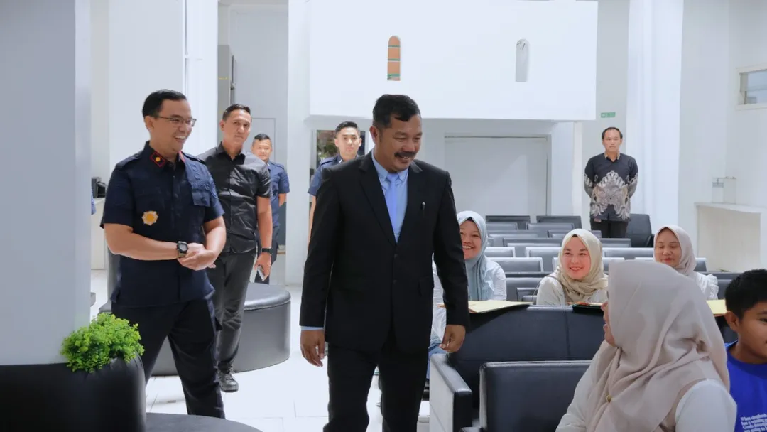 Bupati Kerinci Tinjau Pelayanan Paspor di Kantor Imigrasi Kerinci