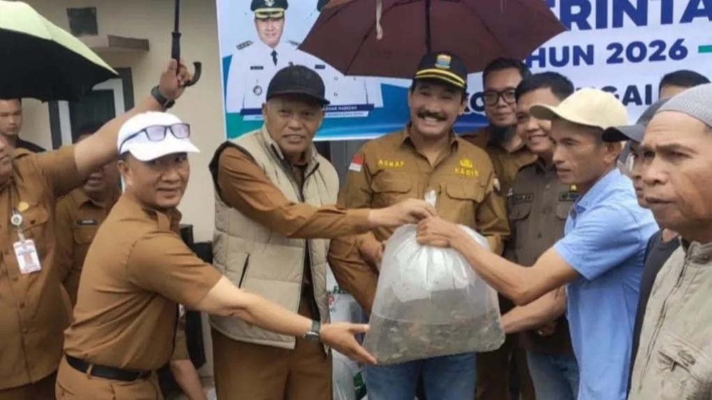 Wawako Azhar Hamzah Hadiri Penyaluran 12 Ribu Benih Ikan untuk Kelompok Perikanan Sungai Penuh